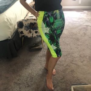 Tahari statement skirt